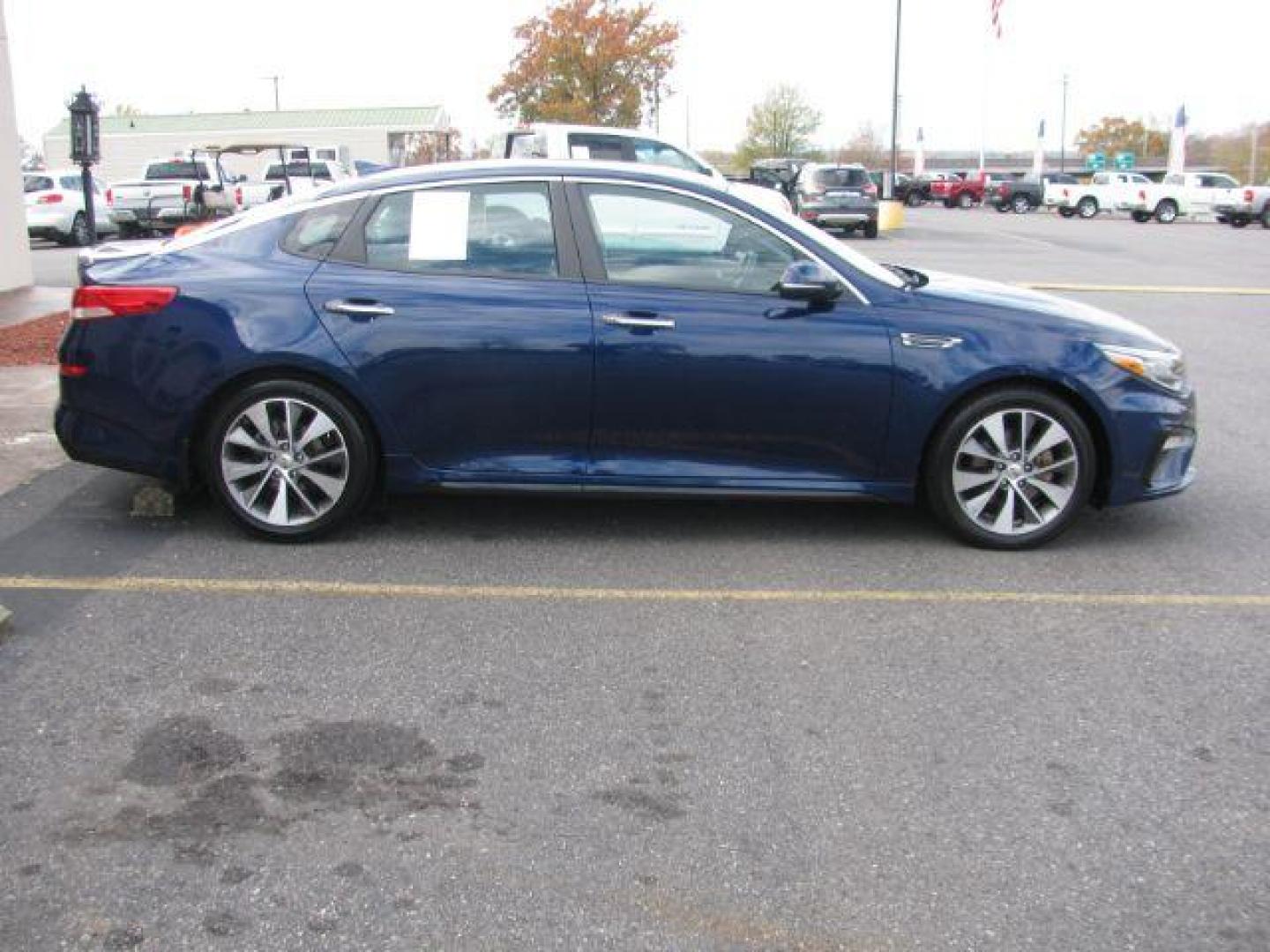 2019 Blue Kia Optima LX (5XXGT4L3XKG) with an 2.4L L4 DOHC 16V engine, 6-Speed Automatic transmission, located at 2443 Albert Pike, Hot Springs, AR, 71913, (501) 623-6255, 34.492222, -93.109993 - Photo#4