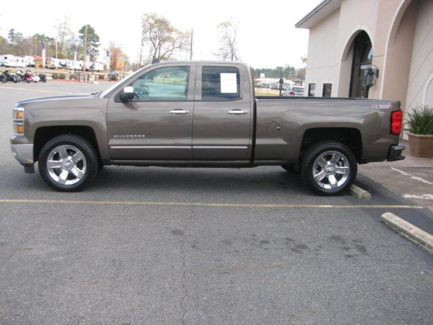 2014 Brown Chevrolet Silverado 1500 1LZ Double Cab 4WD (1GCVKSEC0EZ) with an 5.3L V8 OHV 16V engine, 6-Speed Automatic transmission, located at 2443 Albert Pike, Hot Springs, AR, 71913, (501) 623-6255, 34.492222, -93.109993 - Photo#1