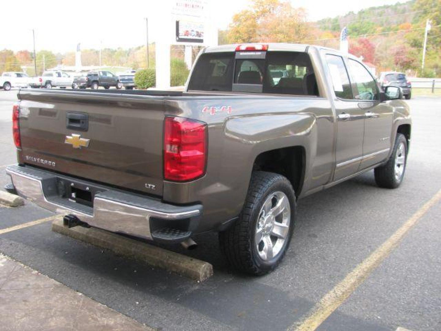 2014 Brown Chevrolet Silverado 1500 1LZ Double Cab 4WD (1GCVKSEC0EZ) with an 5.3L V8 OHV 16V engine, 6-Speed Automatic transmission, located at 2443 Albert Pike, Hot Springs, AR, 71913, (501) 623-6255, 34.492222, -93.109993 - Photo#4