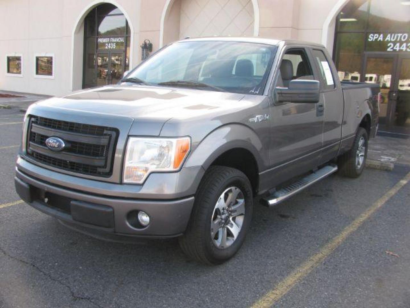 2013 Gray Ford F-150 STX SuperCab 6.5-ft. Bed 2WD (1FTFX1CF2DF) with an 5.0L V8 engine, 6-Speed Automatic transmission, located at 2443 Albert Pike, Hot Springs, AR, 71913, (501) 623-6255, 34.492222, -93.109993 - Photo#0