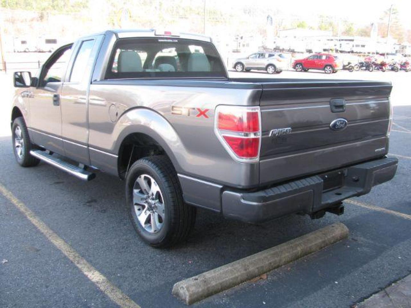 2013 Gray Ford F-150 STX SuperCab 6.5-ft. Bed 2WD (1FTFX1CF2DF) with an 5.0L V8 engine, 6-Speed Automatic transmission, located at 2443 Albert Pike, Hot Springs, AR, 71913, (501) 623-6255, 34.492222, -93.109993 - Photo#2