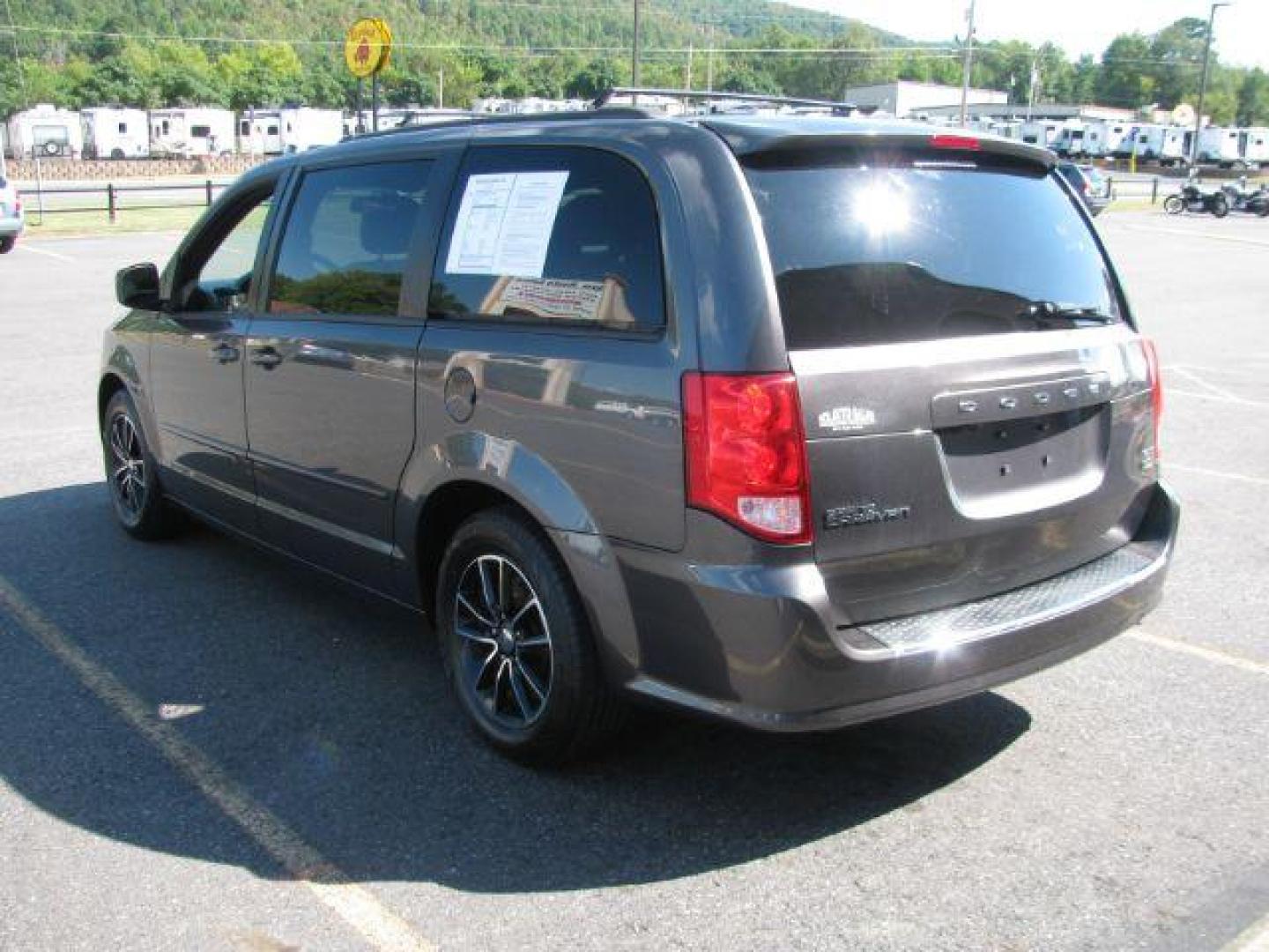 2017 Gray Dodge Grand Caravan GT (2C4RDGEG0HR) with an 3.6L V6 DOHC 24V engine, 6-Speed Automatic transmission, located at 2443 Albert Pike, Hot Springs, AR, 71913, (501) 623-6255, 34.492222, -93.109993 - Photo#3