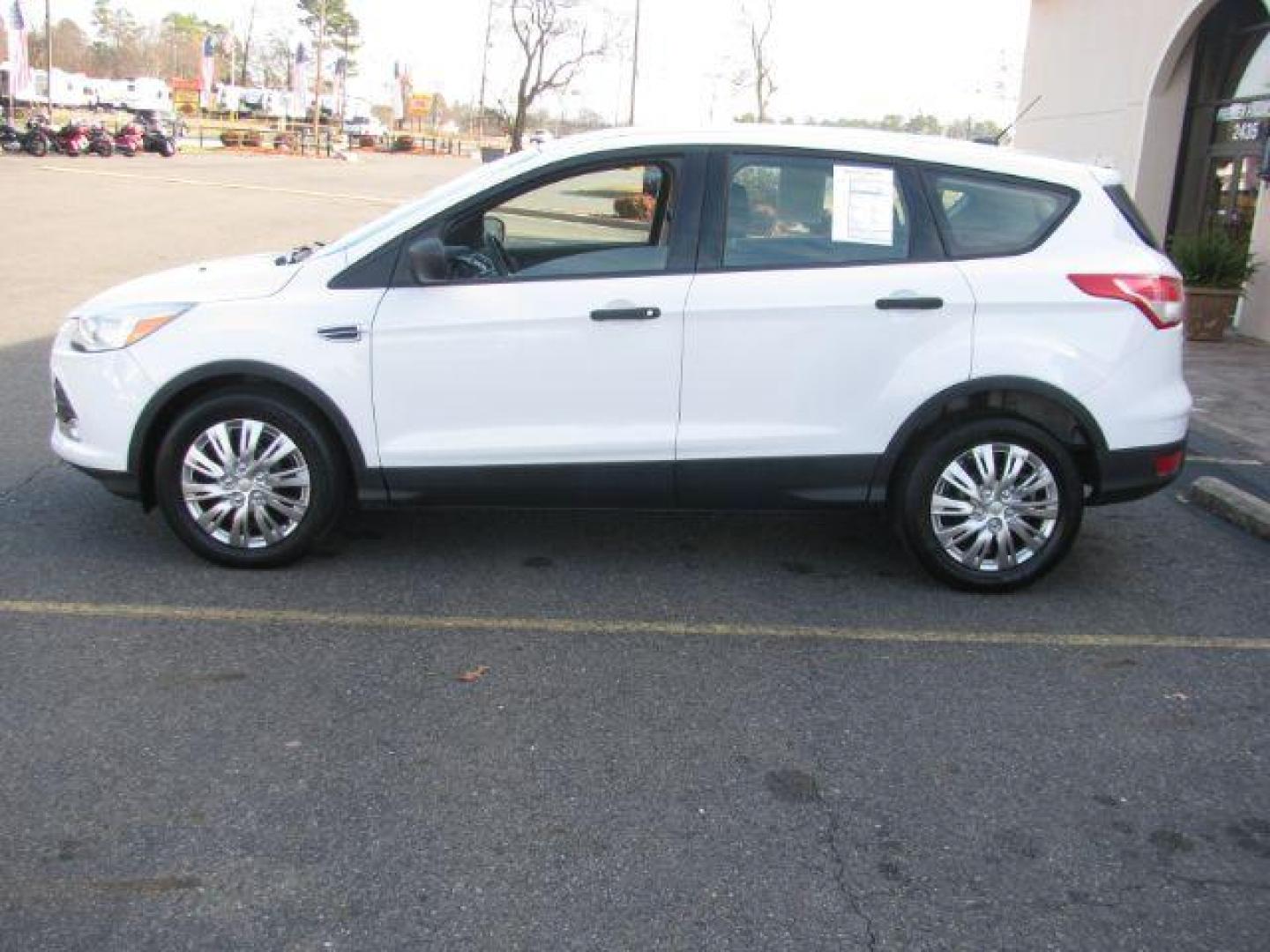 2016 White Ford Escape S FWD (1FMCU0F72GU) with an 2.5L L4 DOHC 16V engine, 6-Speed Automatic transmission, located at 2443 Albert Pike, Hot Springs, AR, 71913, (501) 623-6255, 34.492222, -93.109993 - Photo#1