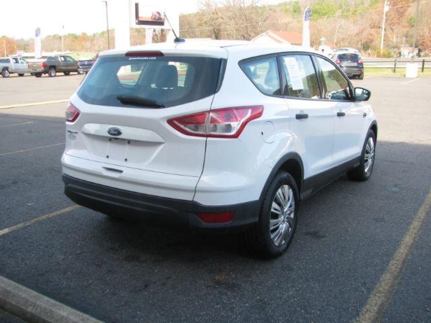 2016 White Ford Escape S FWD (1FMCU0F72GU) with an 2.5L L4 DOHC 16V engine, 6-Speed Automatic transmission, located at 2443 Albert Pike, Hot Springs, AR, 71913, (501) 623-6255, 34.492222, -93.109993 - Photo#3