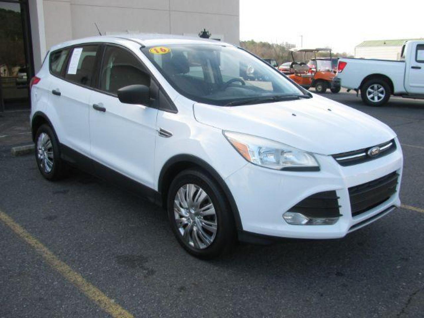 2016 White Ford Escape S FWD (1FMCU0F72GU) with an 2.5L L4 DOHC 16V engine, 6-Speed Automatic transmission, located at 2443 Albert Pike, Hot Springs, AR, 71913, (501) 623-6255, 34.492222, -93.109993 - Photo#5