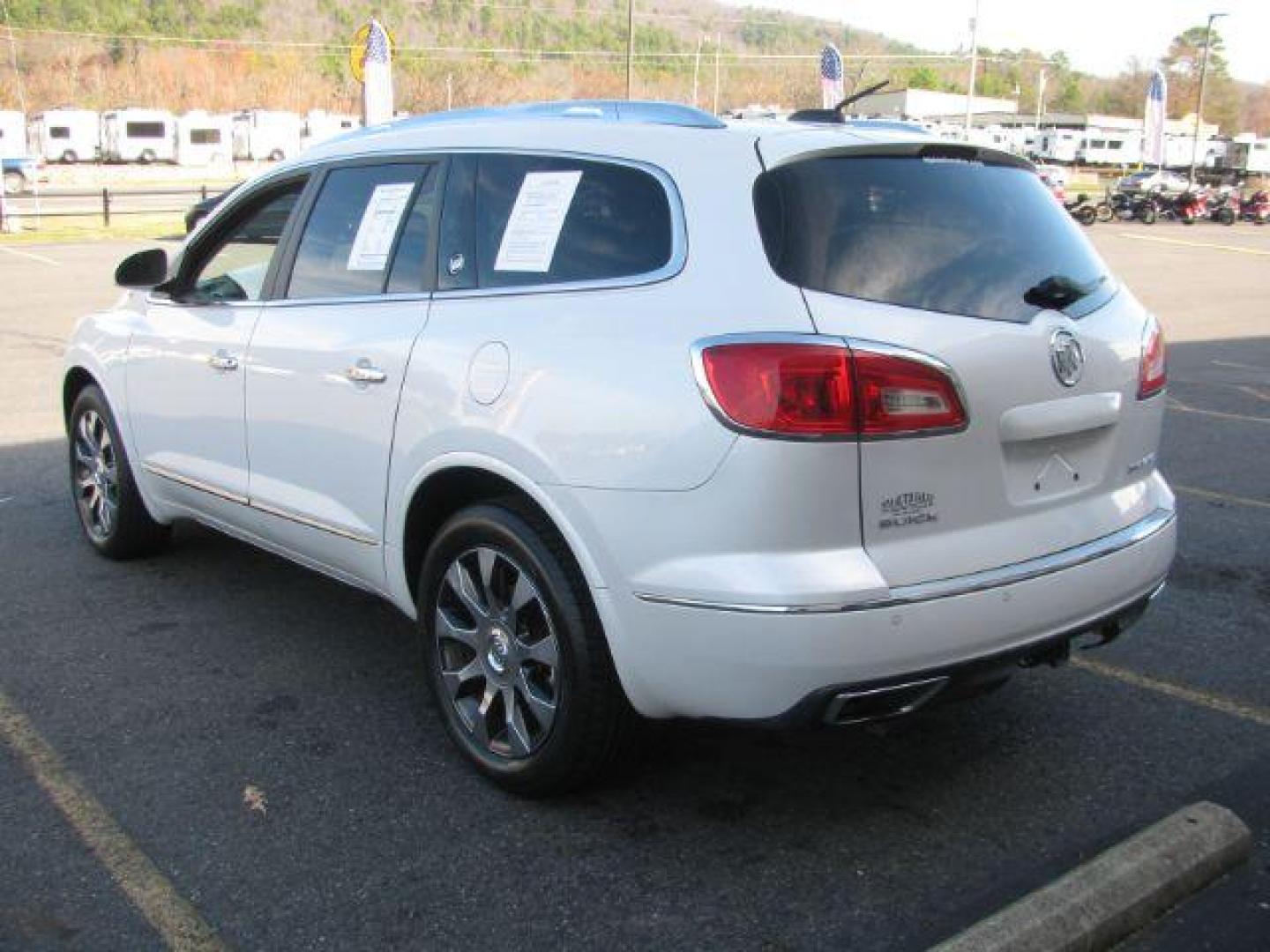 2017 White Buick Enclave Premium FWD (5GAKRCKD1HJ) with an 3.6L V6 DOHC 24V engine, 6-Speed Automatic Overdrive transmission, located at 2443 Albert Pike, Hot Springs, AR, 71913, (501) 623-6255, 34.492222, -93.109993 - Photo#2