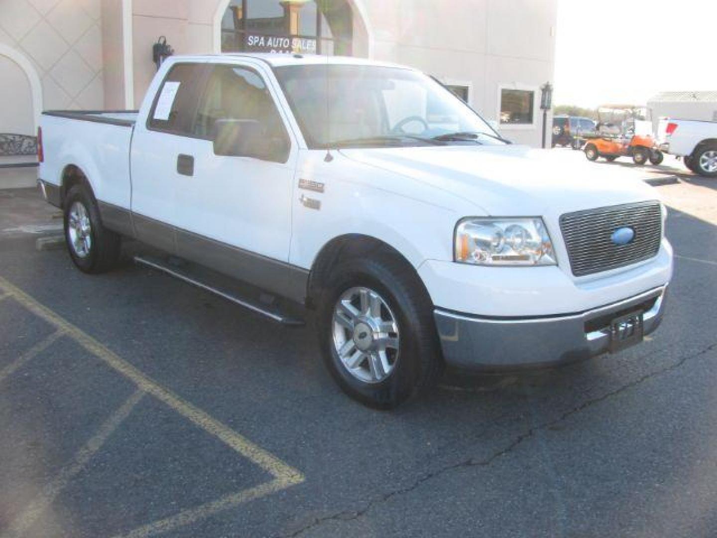 2006 WHITE Ford F-150 XLT SuperCab 5.5-ft Box 2WD (1FTRX12W16N) with an 4.6L V8 SOHC 16V engine, 4-Speed Automatic transmission, located at 2443 Albert Pike, Hot Springs, AR, 71913, (501) 623-6255, 34.492222, -93.109993 - Photo#6