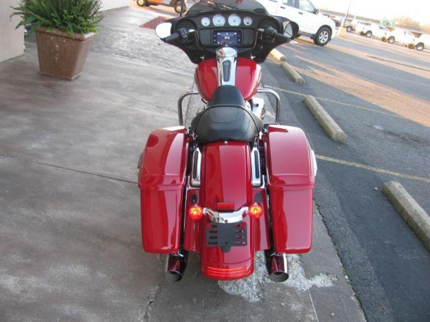 2023 Red Harley-Davidson FLHX Street Glide (1HD1KBC19PB) with an 1746CC engine, located at 2443 Albert Pike, Hot Springs, AR, 71913, (501) 623-6255, 34.492222, -93.109993 - Photo#2