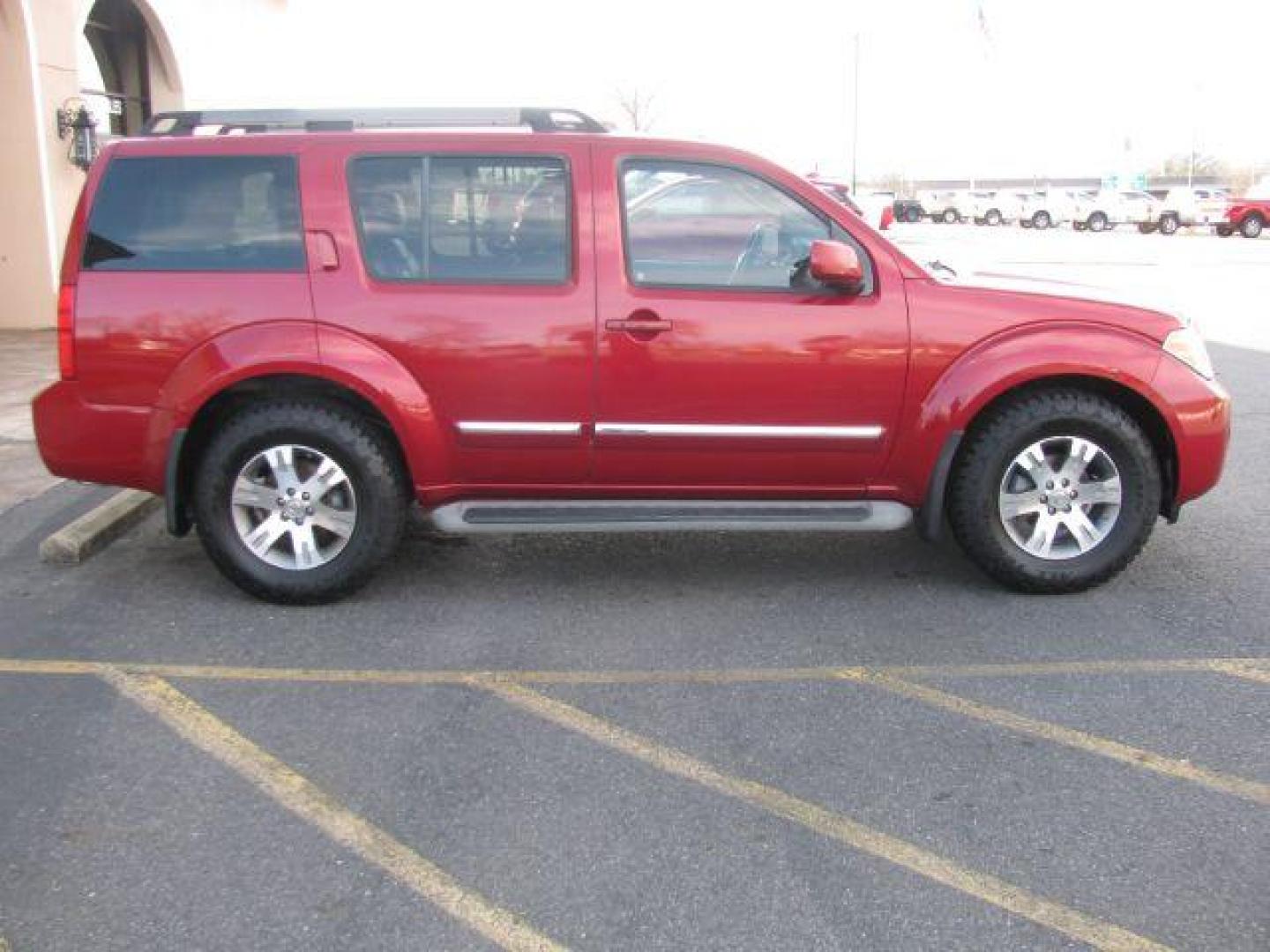 2012 Maroon Nissan Pathfinder Silver Edition 2WD (5N1AR1NN0CC) with an 4.0L V6 DOHC 24V engine, 5-Speed Automatic transmission, located at 2443 Albert Pike, Hot Springs, AR, 71913, (501) 623-6255, 34.492222, -93.109993 - Photo#4