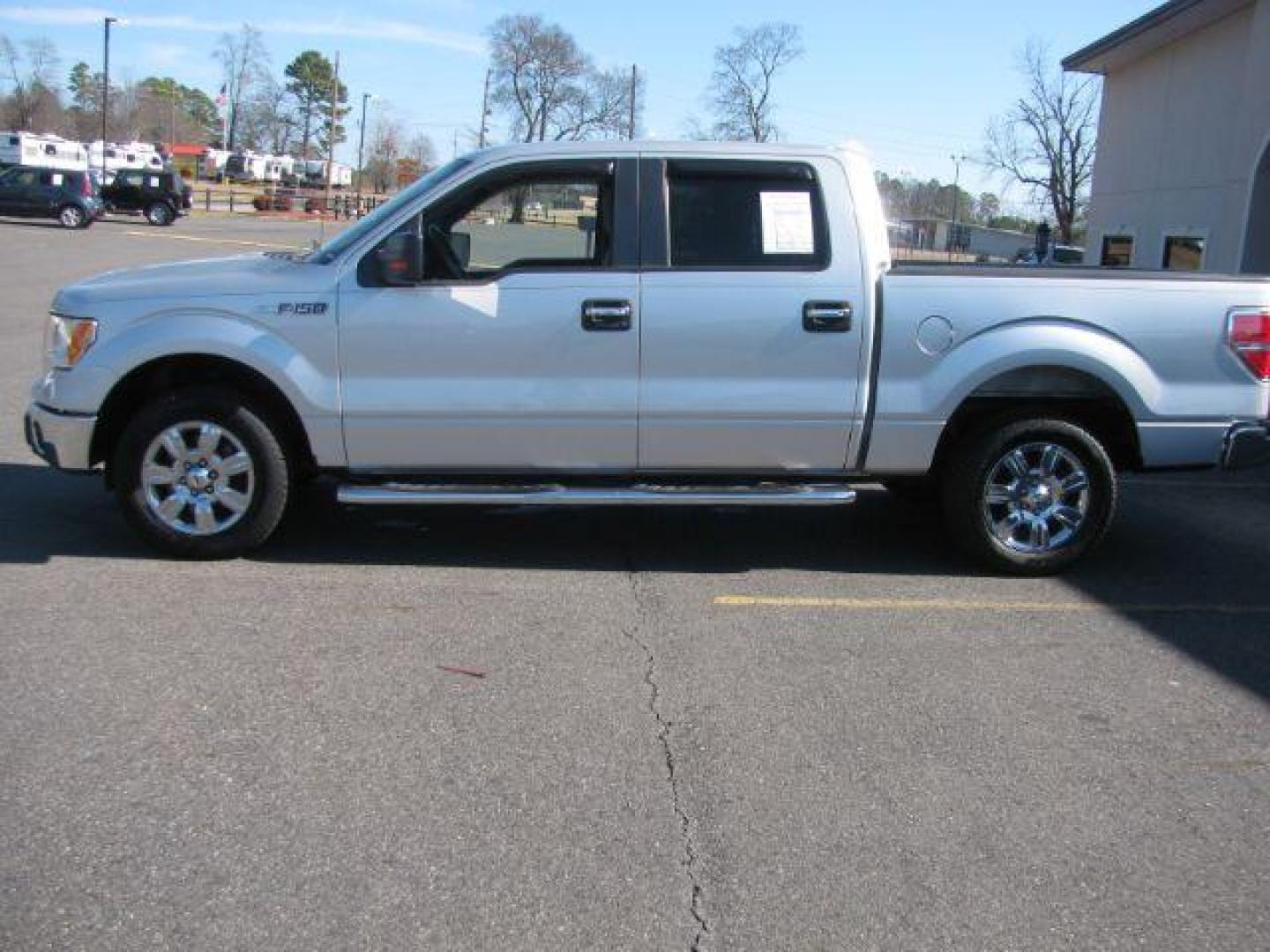 2010 Silver Ford F-150 XLT SuperCrew 5.5-ft. Bed 2WD (1FTEW1C82AF) with an 4.6L V8 SOHC 24V engine, located at 2443 Albert Pike, Hot Springs, AR, 71913, (501) 623-6255, 34.492222, -93.109993 - Photo#1