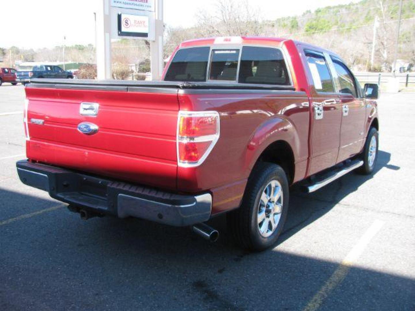 2013 Maroon Ford F-150 XLT SuperCrew 5.5-ft. Bed 2WD (1FTFW1CT9DK) with an 3.5L V6 TURBO engine, 6-Speed Automatic transmission, located at 2443 Albert Pike, Hot Springs, AR, 71913, (501) 623-6255, 34.492222, -93.109993 - Photo#3