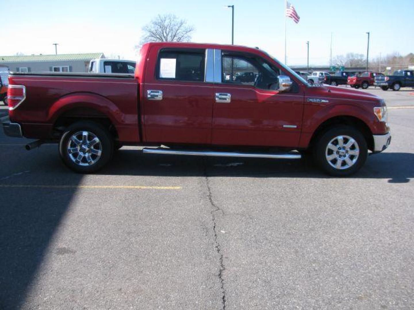 2013 Maroon Ford F-150 XLT SuperCrew 5.5-ft. Bed 2WD (1FTFW1CT9DK) with an 3.5L V6 TURBO engine, 6-Speed Automatic transmission, located at 2443 Albert Pike, Hot Springs, AR, 71913, (501) 623-6255, 34.492222, -93.109993 - Photo#4