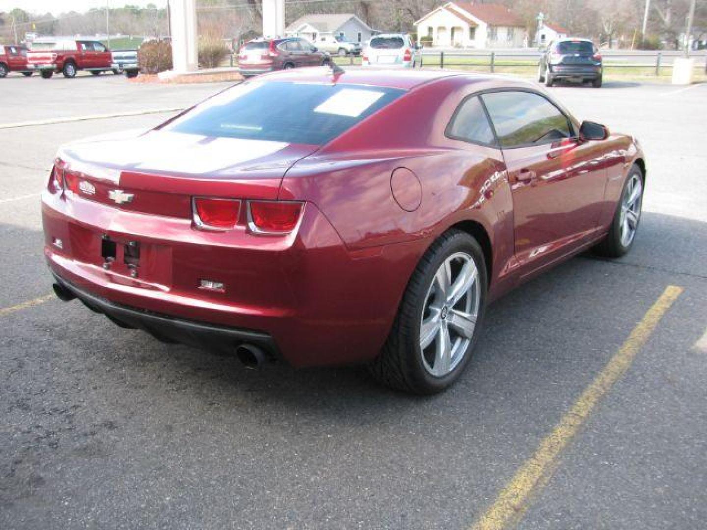 2011 Maroon Chevrolet Camaro LT1 Coupe (2G1FB1ED6B9) with an 3.6L V6 DOHC 24V engine, 6-Speed Automatic transmission, located at 2443 Albert Pike, Hot Springs, AR, 71913, (501) 623-6255, 34.492222, -93.109993 - Photo#3