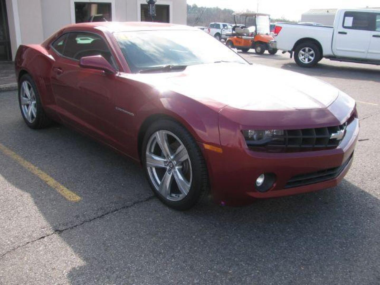 2011 Maroon Chevrolet Camaro LT1 Coupe (2G1FB1ED6B9) with an 3.6L V6 DOHC 24V engine, 6-Speed Automatic transmission, located at 2443 Albert Pike, Hot Springs, AR, 71913, (501) 623-6255, 34.492222, -93.109993 - Photo#5