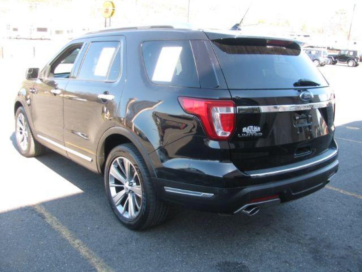 2018 Black Ford Explorer Limited FWD (1FM5K7F84JG) with an 3.5L V6 DOHC 24V engine, 6-Speed Automatic transmission, located at 2443 Albert Pike, Hot Springs, AR, 71913, (501) 623-6255, 34.492222, -93.109993 - Photo#2