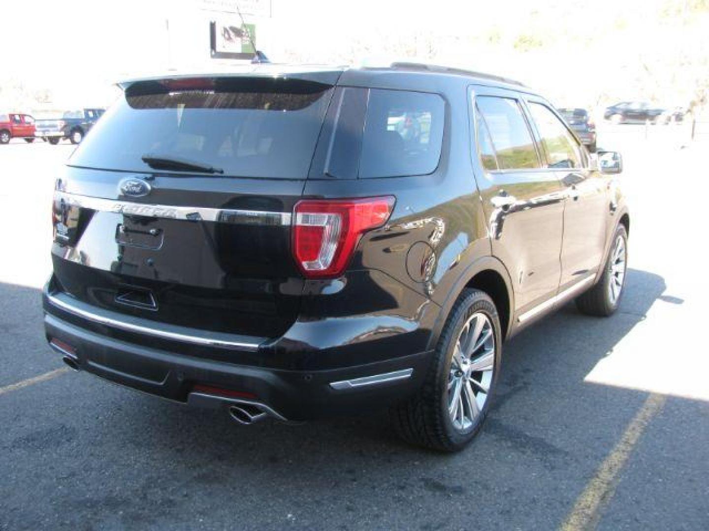 2018 Black Ford Explorer Limited FWD (1FM5K7F84JG) with an 3.5L V6 DOHC 24V engine, 6-Speed Automatic transmission, located at 2443 Albert Pike, Hot Springs, AR, 71913, (501) 623-6255, 34.492222, -93.109993 - Photo#3