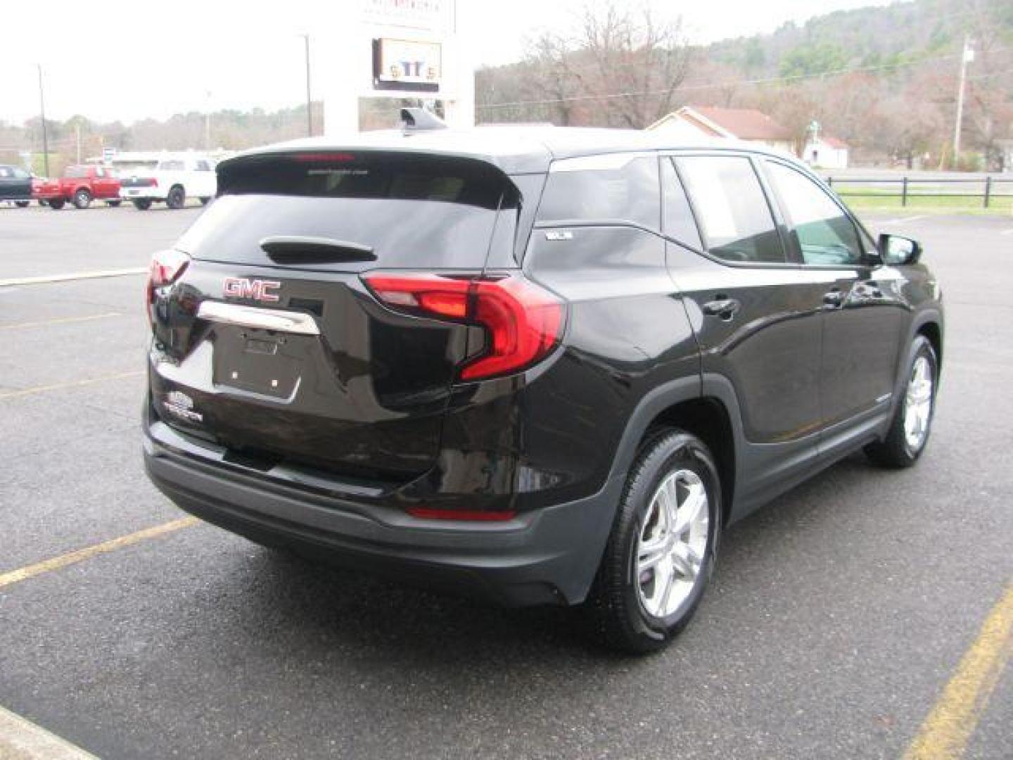 2018 Black GMC Terrain SLE (3GKALMEV3JL) with an 1.5L engine, Auto transmission, located at 2443 Albert Pike, Hot Springs, AR, 71913, (501) 623-6255, 34.492222, -93.109993 - Photo#3