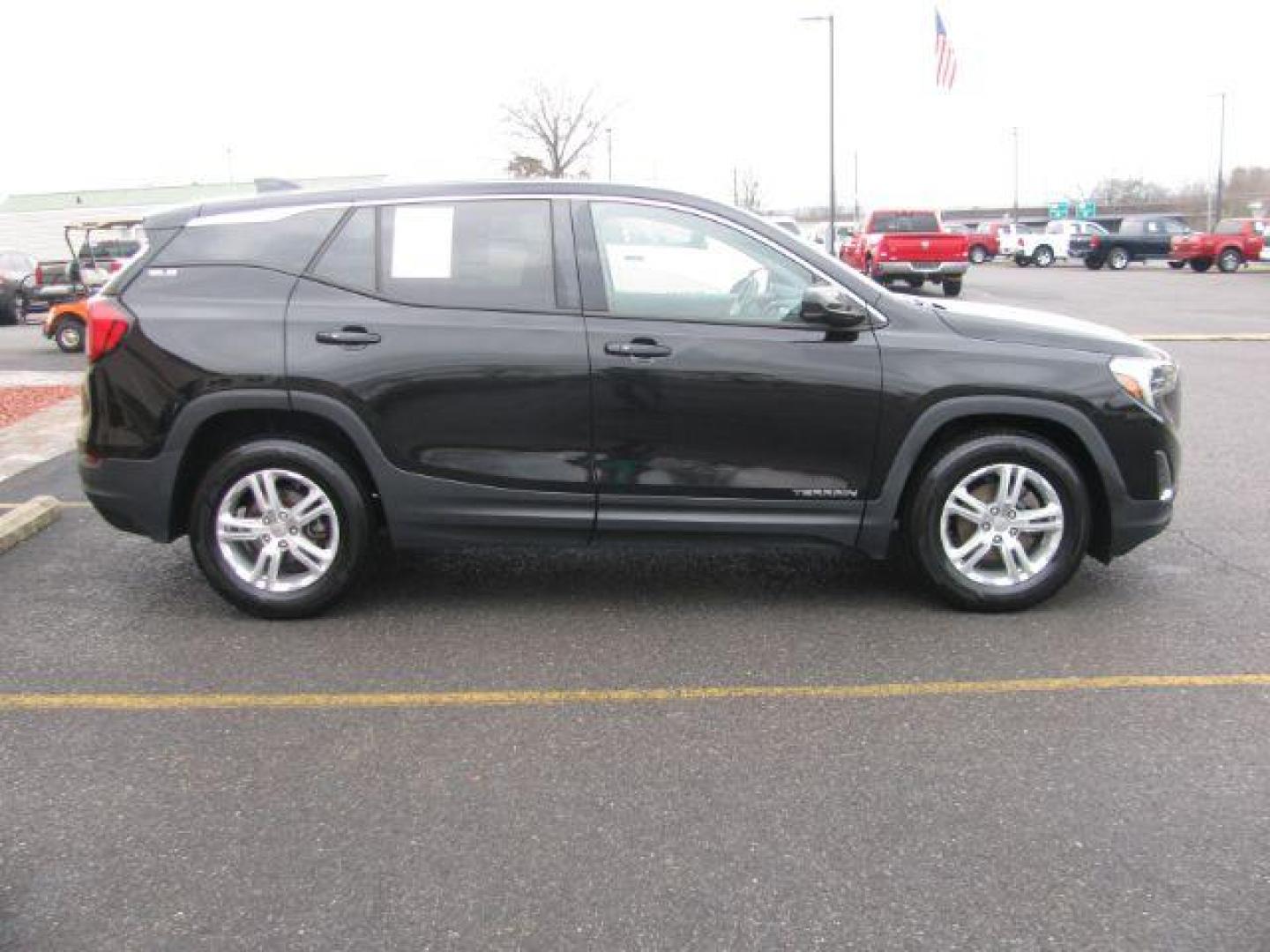 2018 Black GMC Terrain SLE (3GKALMEV3JL) with an 1.5L engine, Auto transmission, located at 2443 Albert Pike, Hot Springs, AR, 71913, (501) 623-6255, 34.492222, -93.109993 - Photo#4