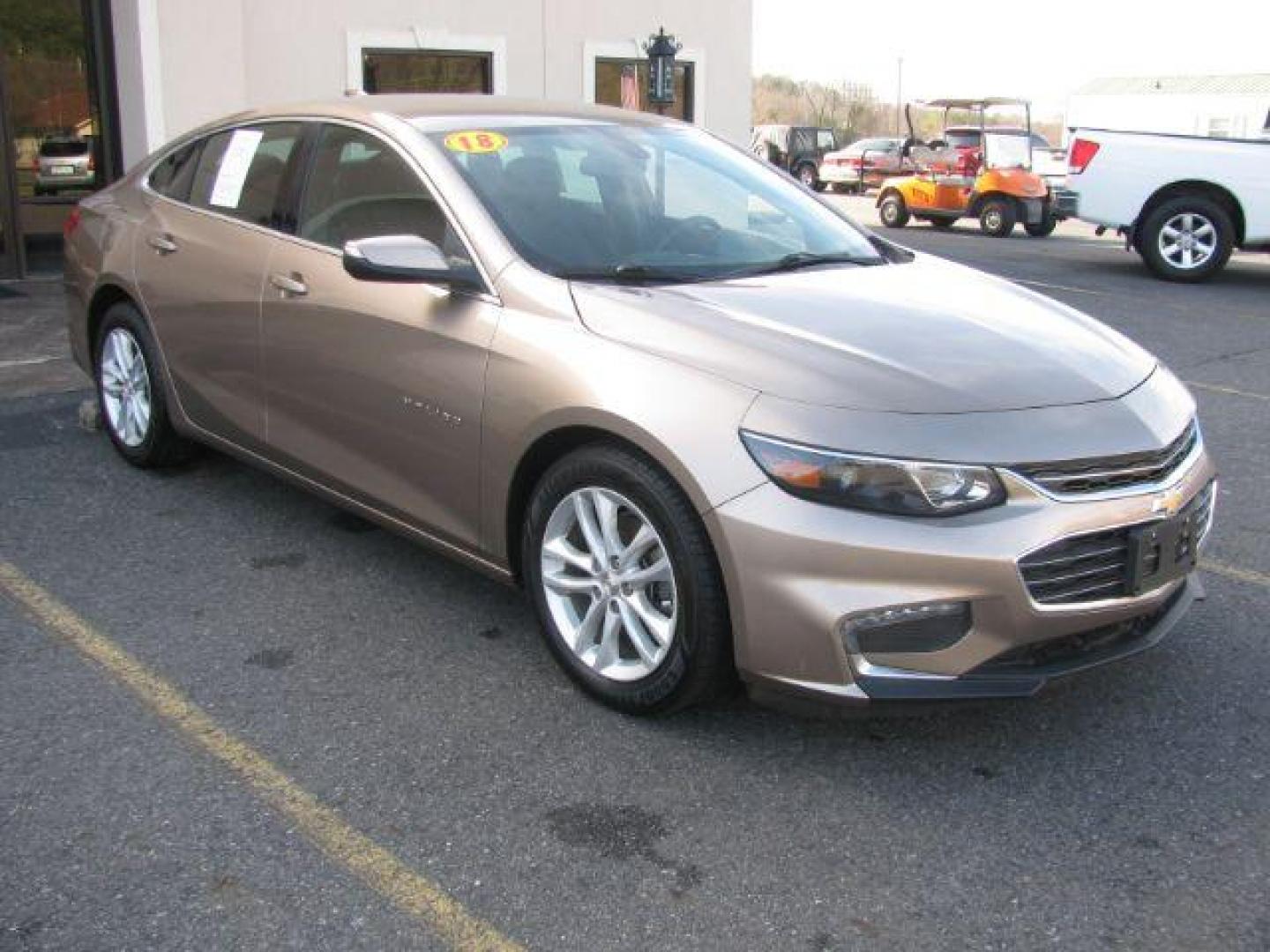 2018 Brown Chevrolet Malibu LT (1G1ZD5ST4JF) with an 1.5L L4 DOHC 16V engine, 6-Speed Automatic transmission, located at 2443 Albert Pike, Hot Springs, AR, 71913, (501) 623-6255, 34.492222, -93.109993 - Photo#5