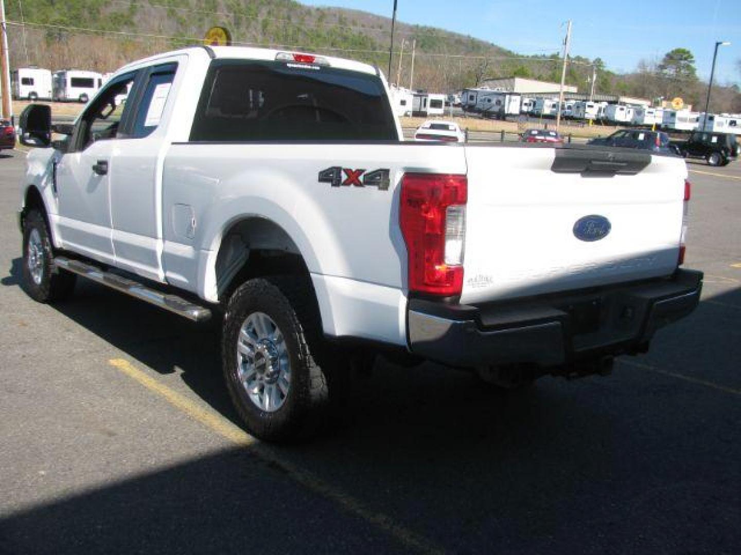 2019 White Ford F-250 XL (1FT7X2B62KE) with an 6.2 engine, Automatic transmission, located at 2443 Albert Pike, Hot Springs, AR, 71913, (501) 623-6255, 34.492222, -93.109993 - Photo#2