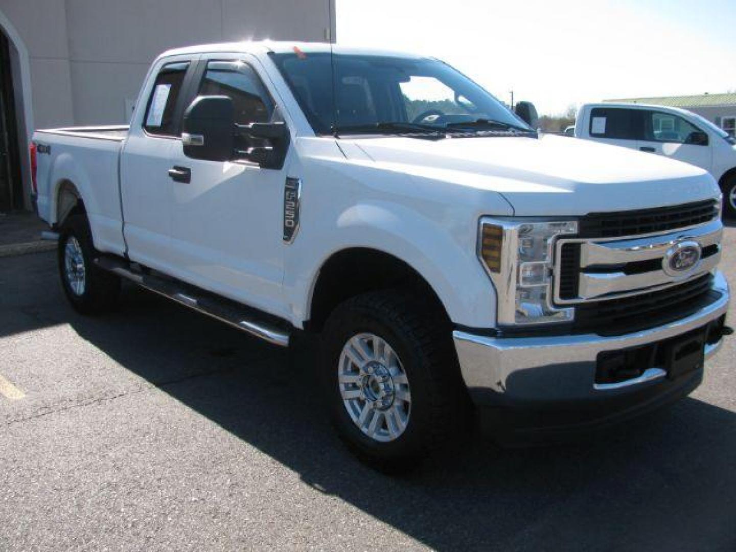 2019 White Ford F-250 XL (1FT7X2B62KE) with an 6.2 engine, Automatic transmission, located at 2443 Albert Pike, Hot Springs, AR, 71913, (501) 623-6255, 34.492222, -93.109993 - Photo#5