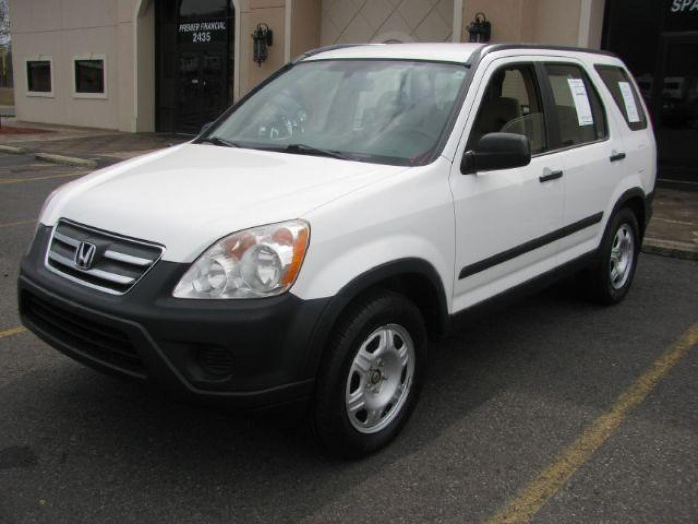 2006 White Honda CR-V LX (JHLRD78566C) with an 2.4L engine, Automatic transmission, located at 2443 Albert Pike, Hot Springs, AR, 71913, (501) 623-6255, 34.492222, -93.109993 - Photo#0