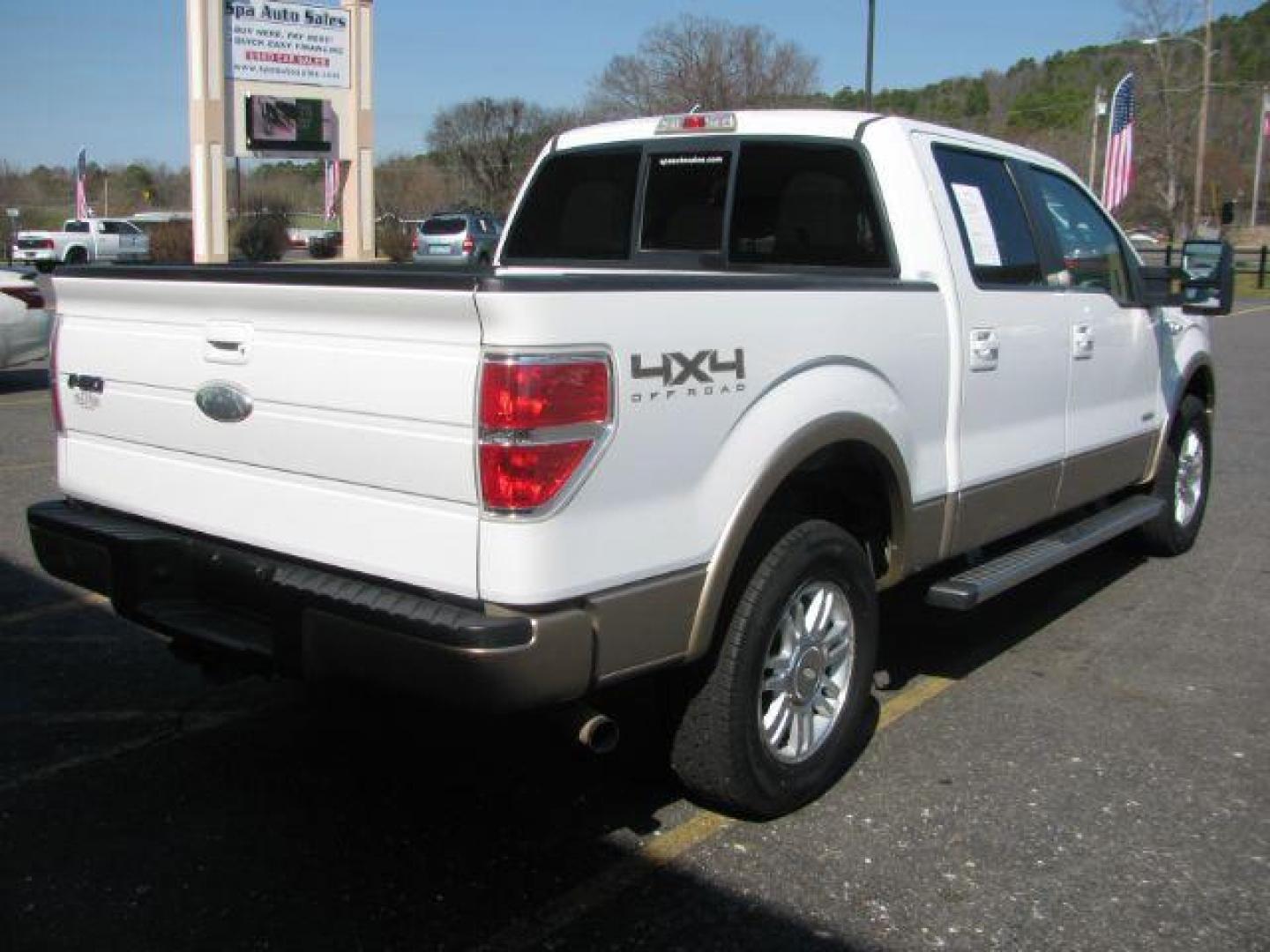 2012 White Ford F-150 Lariat SuperCrew 5.5-ft. Bed 4WD (1FTFW1ET9CF) with an 3.5L V6 TURBO engine, 6-Speed Automatic transmission, located at 2443 Albert Pike, Hot Springs, AR, 71913, (501) 623-6255, 34.492222, -93.109993 - Photo#4