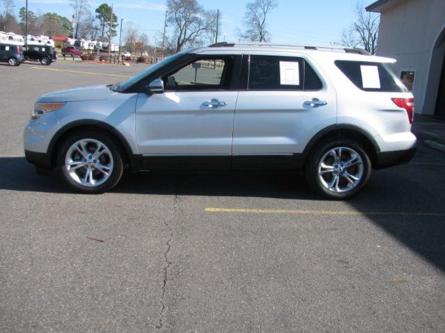 2015 Silver Ford Explorer Limited FWD (1FM5K7F82FG) with an 3.5L V6 DOHC 24V engine, 6-Speed Automatic transmission, located at 2443 Albert Pike, Hot Springs, AR, 71913, (501) 623-6255, 34.492222, -93.109993 - Photo#1