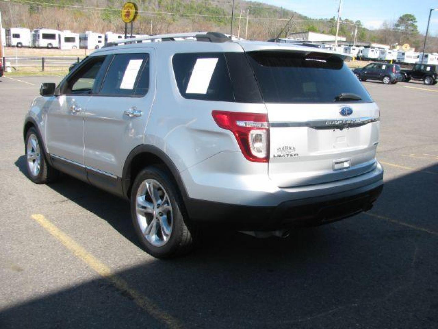 2015 Silver Ford Explorer Limited FWD (1FM5K7F82FG) with an 3.5L V6 DOHC 24V engine, 6-Speed Automatic transmission, located at 2443 Albert Pike, Hot Springs, AR, 71913, (501) 623-6255, 34.492222, -93.109993 - Photo#2