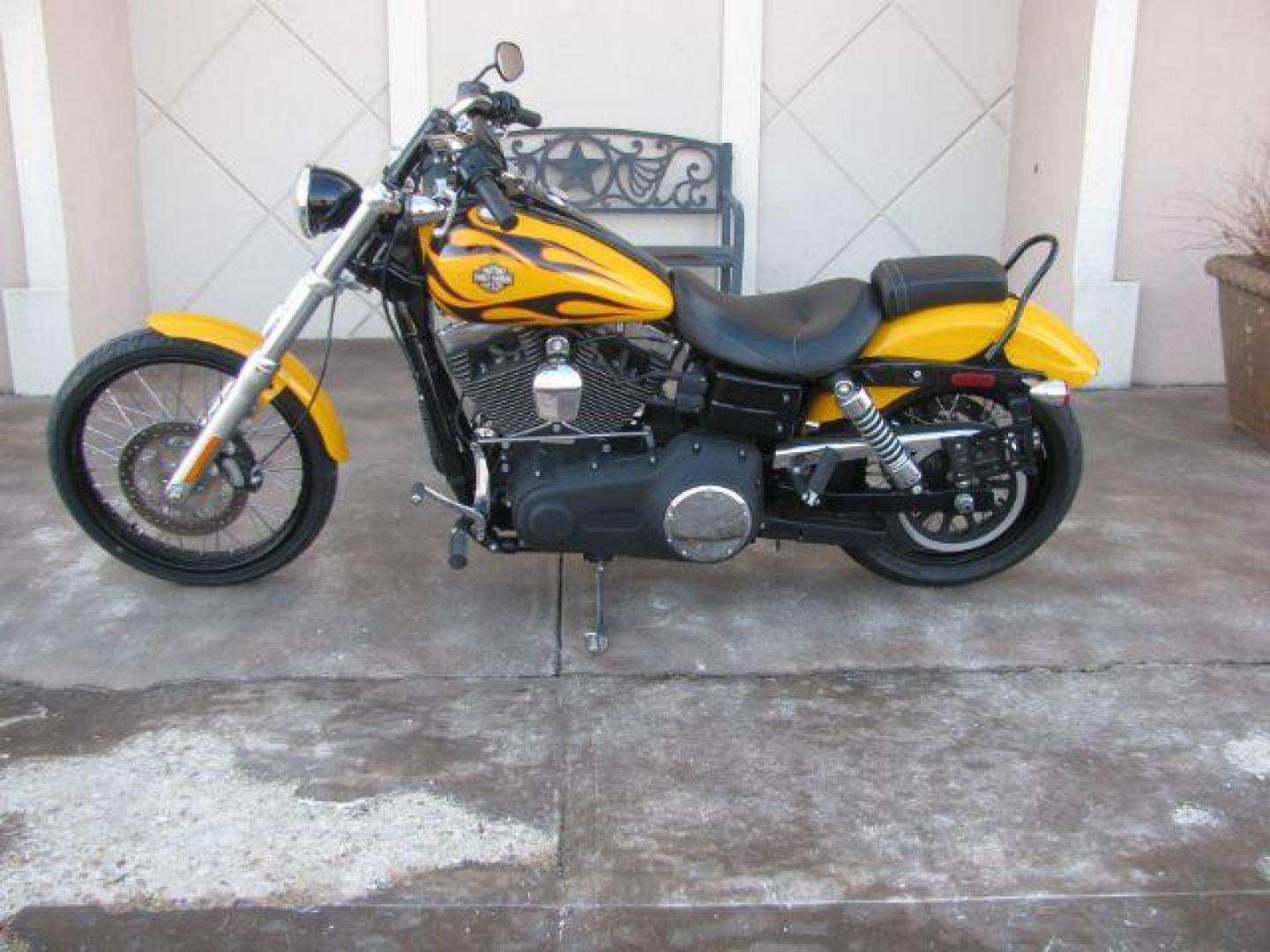 2011 Yellow Harley-Davidson Dyna Wide Glide Dyna Glide Wide (1HD1GP414BC) with an 1584CC engine, Manuel transmission, located at 2443 Albert Pike, Hot Springs, AR, 71913, (501) 623-6255, 34.492222, -93.109993 - Photo#0