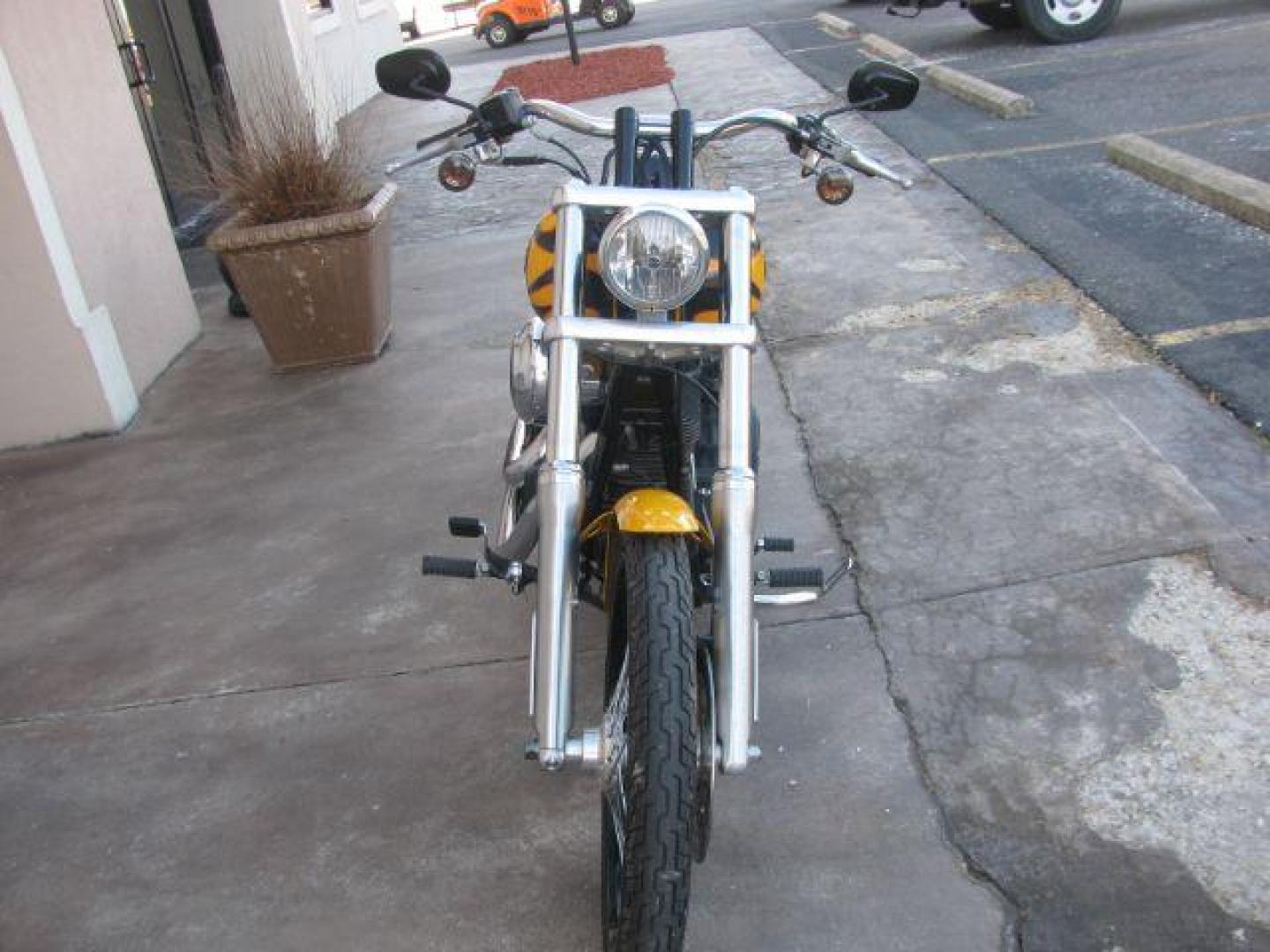 2011 Yellow Harley-Davidson Dyna Wide Glide Dyna Glide Wide (1HD1GP414BC) with an 1584CC engine, Manuel transmission, located at 2443 Albert Pike, Hot Springs, AR, 71913, (501) 623-6255, 34.492222, -93.109993 - Photo#3