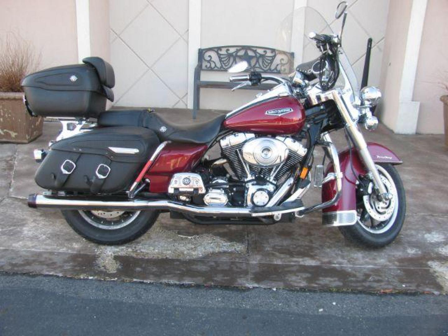 2004 Maroon Harley-Davidson FLHRCI Road King (1HD1FRW1X4Y) with an 1450CC engine, located at 2443 Albert Pike, Hot Springs, AR, 71913, (501) 623-6255, 34.492222, -93.109993 - Photo#0