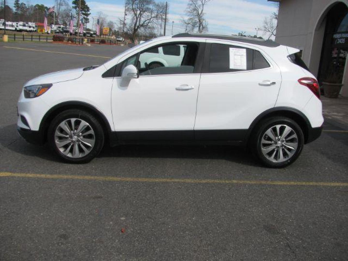 2017 White Buick Encore Preferred (KL4CJASB2HB) with an Ecotec 1.4L I-4 DOHC engine, located at 2443 Albert Pike, Hot Springs, AR, 71913, (501) 623-6255, 34.492222, -93.109993 - Photo#1